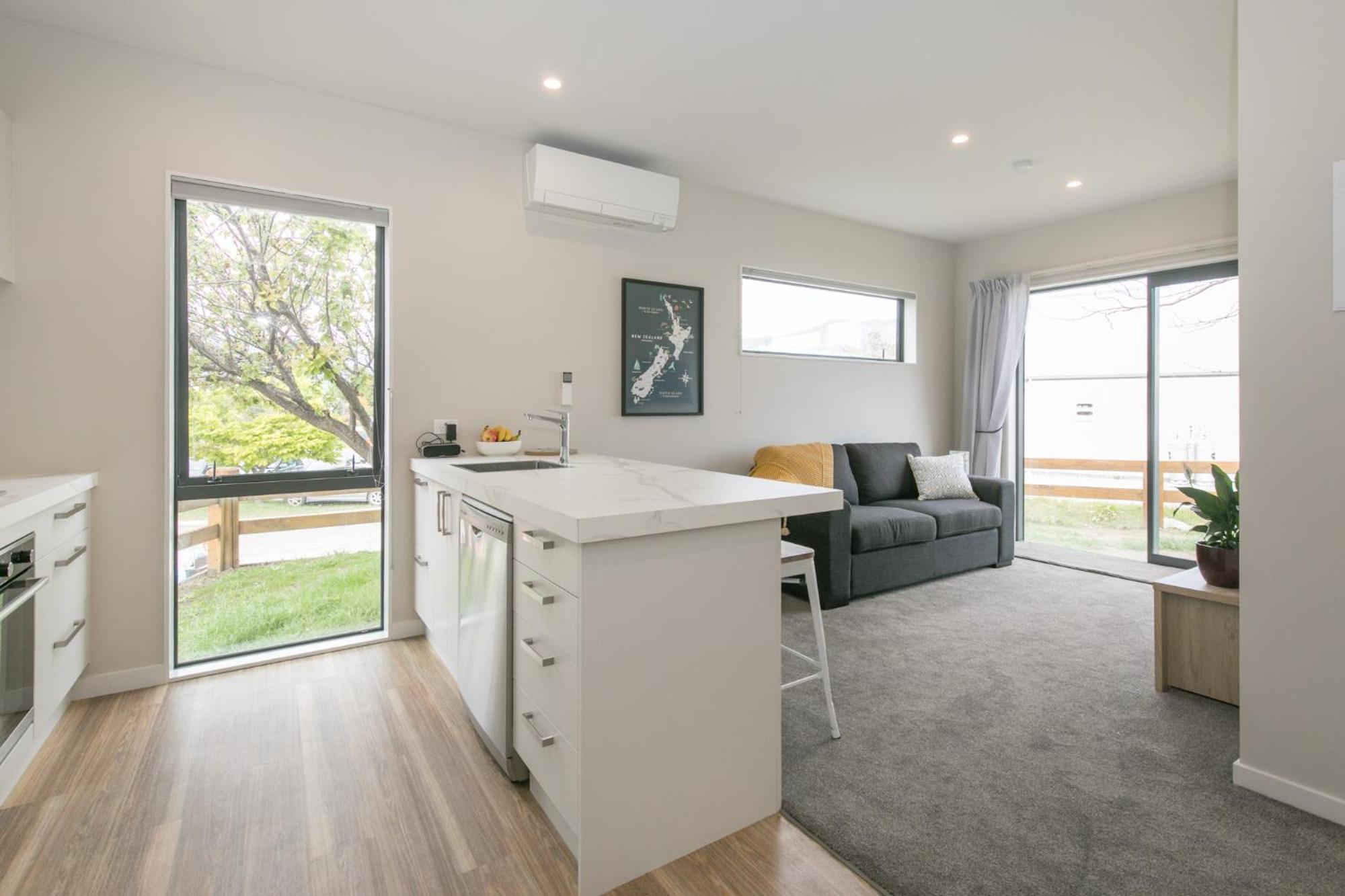 Mount Iron Apartment Wanaka Bagian luar foto