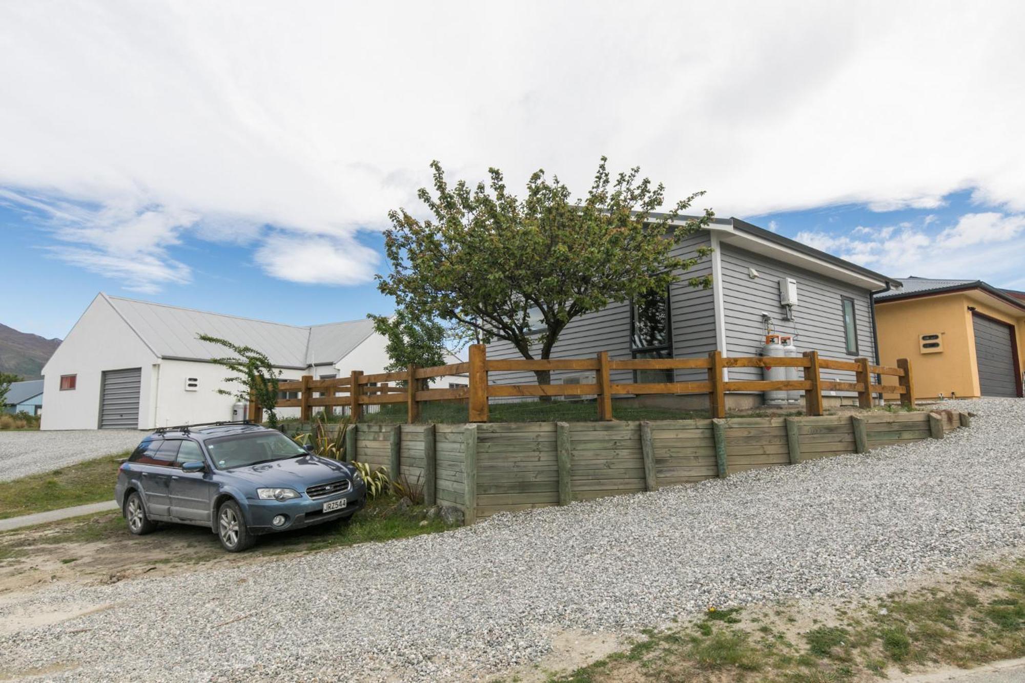 Mount Iron Apartment Wanaka Bagian luar foto